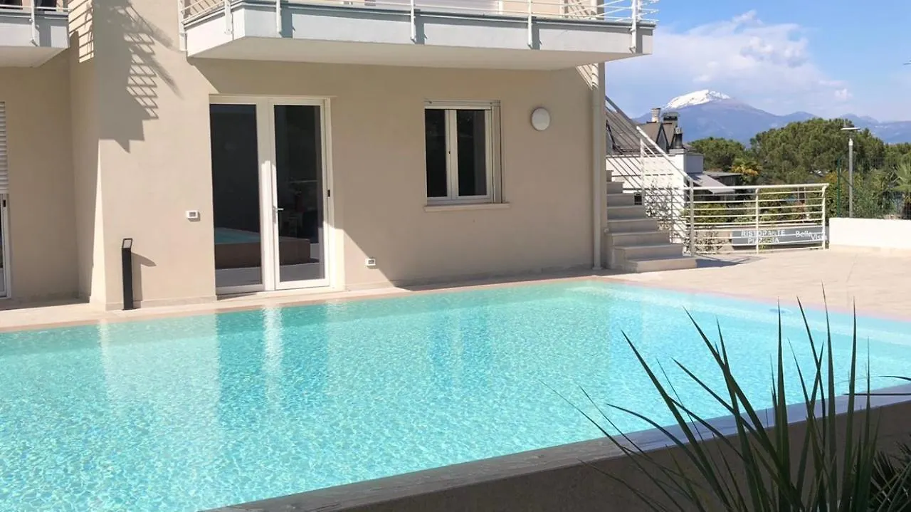 *Central Lakeside Apt*Swimming Pool & Free Parking Peschiera del Garda 0*,